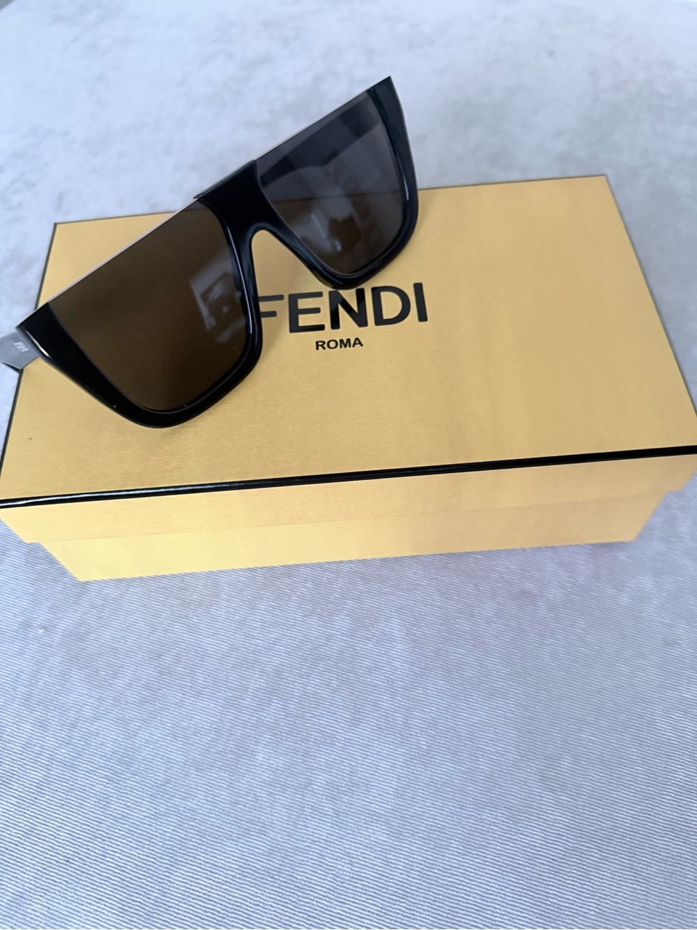 NIB FENDI WAY Black Square Sunglasses